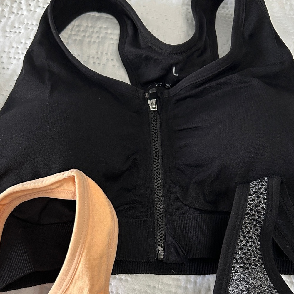Set of 3 front zip sports bras - Picture 4 of 8